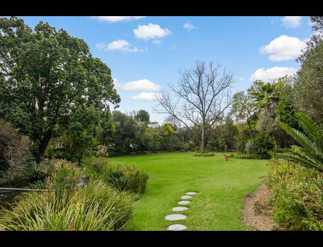 5 BEDROOM HOUSE FOR SALE IN BRYANSTON